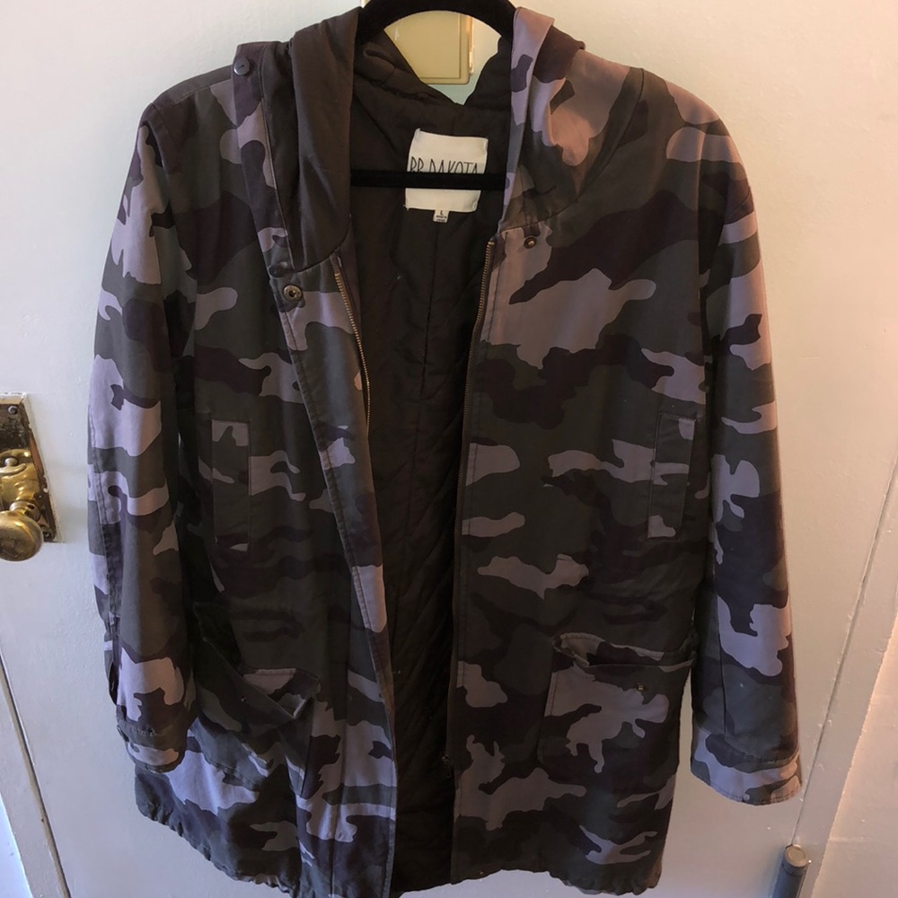 BB Dakota camp trench coat